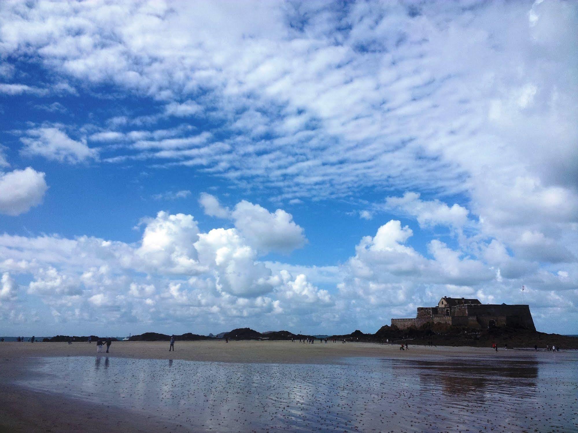 Appartement Saint Malo Vue Sur Mer Et Sur Intra Muros, Ferry, Plage Et Commerces A 50 M Bagian luar foto