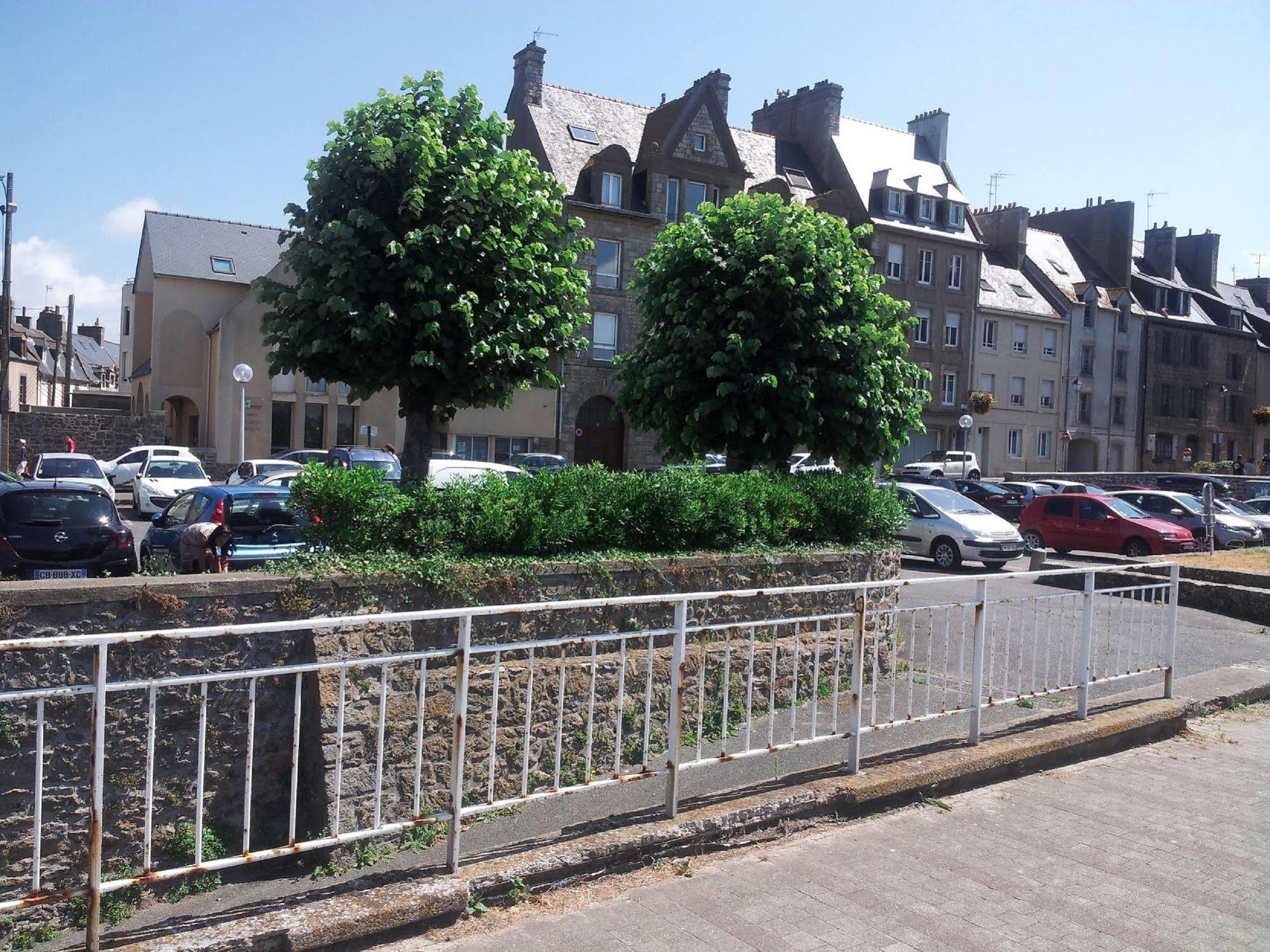 Appartement Saint Malo Vue Sur Mer Et Sur Intra Muros, Ferry, Plage Et Commerces A 50 M Bagian luar foto
